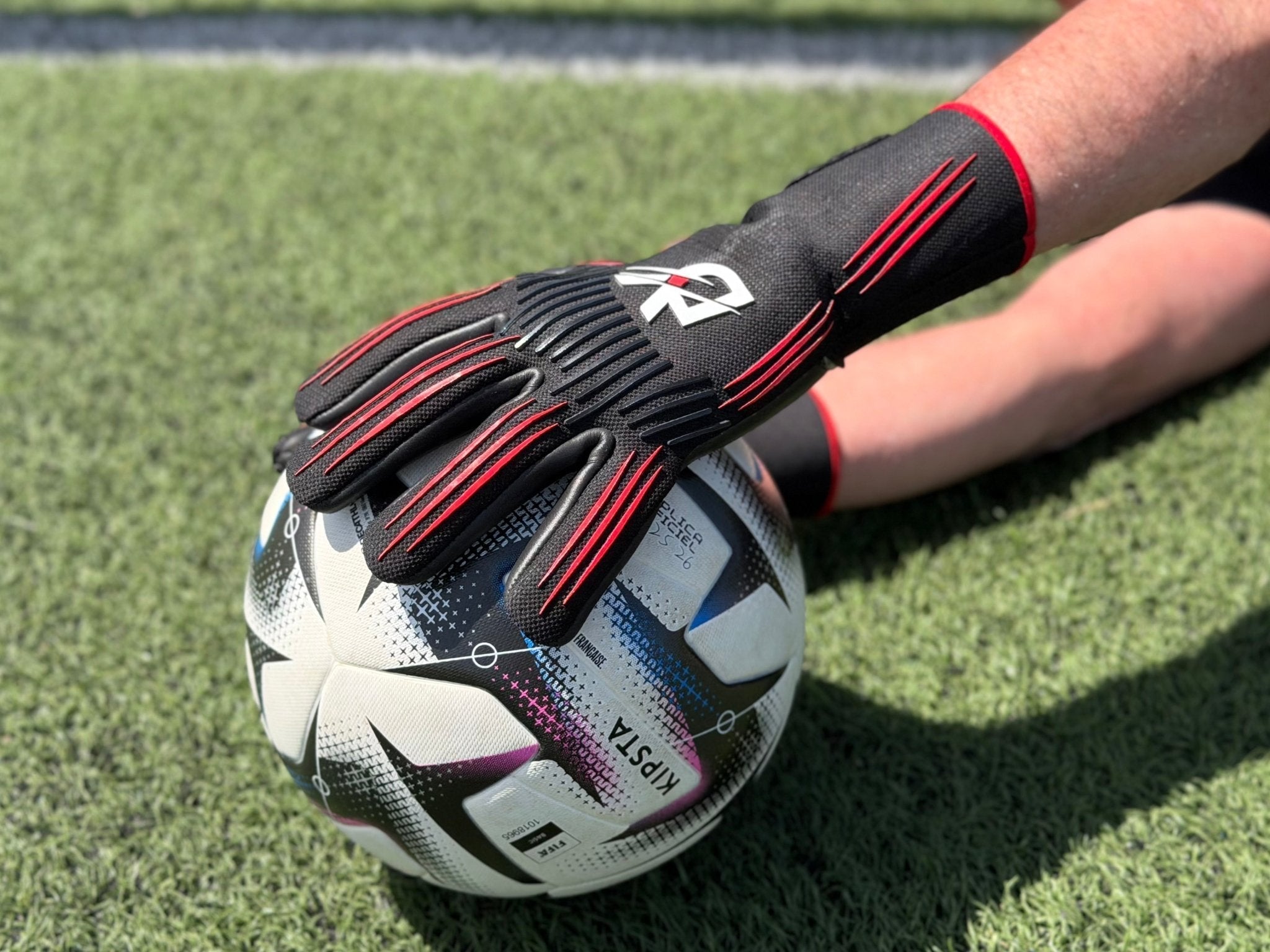 Gants de gardien sur terrain synthétique : pourquoi ils s'usent si vite